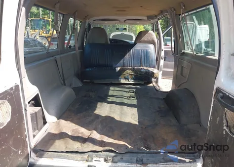 2001 Ford Econoline Xl/Xlt из США, поврежденный, VIN 1FMRE11261HB19216